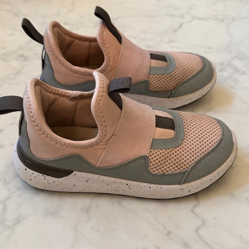 All In Motion Toddler Girls Pink Gray Slip On Sneakers Size 1